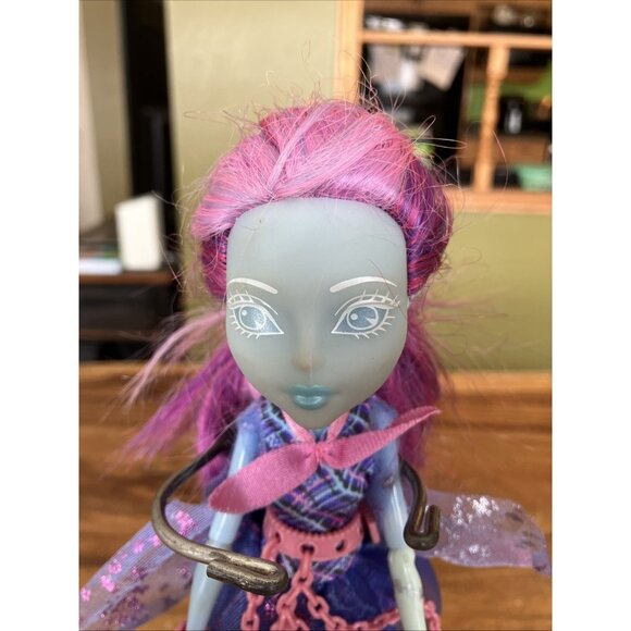 Monster High Doll - Picture 2 of 10